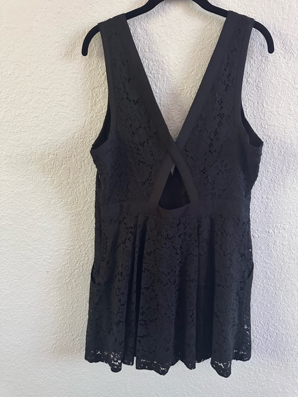 Free People Black Lace Mini Dress Open Back Deep V Sleeveless Size Large Boho - Picture 6 of 10